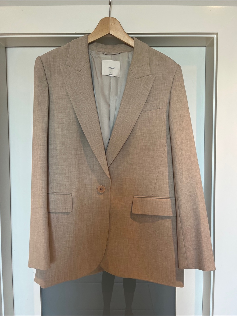 Aritzia Wilfred Classic Single-Button Blazer in Light Taupe
